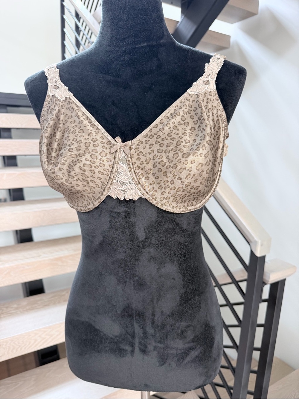 Chantelle Comfort Lace Underwire Bra in Taupe Leopard Print size 38D